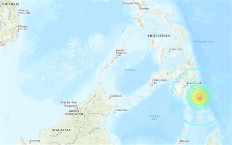 Visit rt to find malaysia news. Earthquake of 6.9 strikes off Philippines, tsunami waves ...