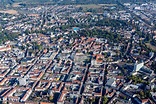 Hanau aus der Vogelperspektive: Stadtansicht vom Innenstadtbereich in ...