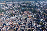 Hanau aus der Vogelperspektive: Stadtansicht vom Innenstadtbereich in ...
