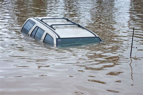 Car Caught In A Flood Heres What To Do News