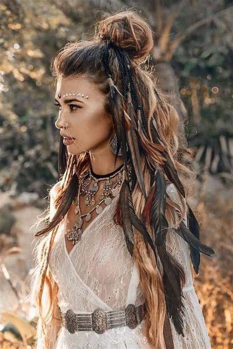 17 Outstanding Hippie Hairstyles For Curly Hair