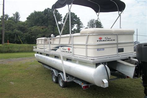 Sun Tracker Party Barge 24 2006 For Sale For 9000 Boats From