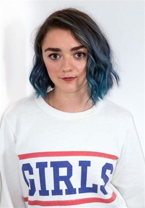 Maisie Williams At Bafta Picadily Portraits In London Aarde Gallery