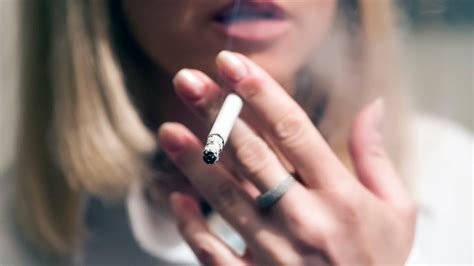 Who Dismisses Claims That Smoking Reduces Risk Of Covid And Urges