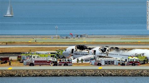 Uno News Net San Francisco Airplane Crash At Least 2 Dead 191