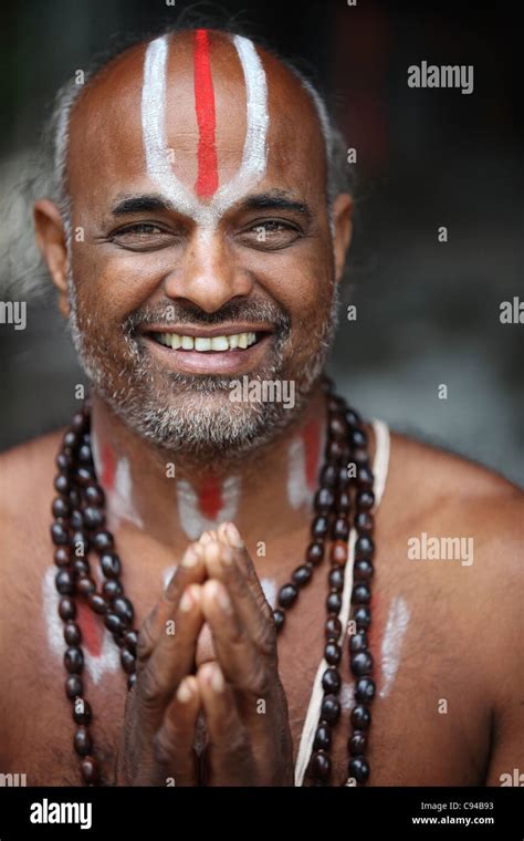Hindu Priest Portrait Arunachala Tamil Nadu India Stock Photo Alamy