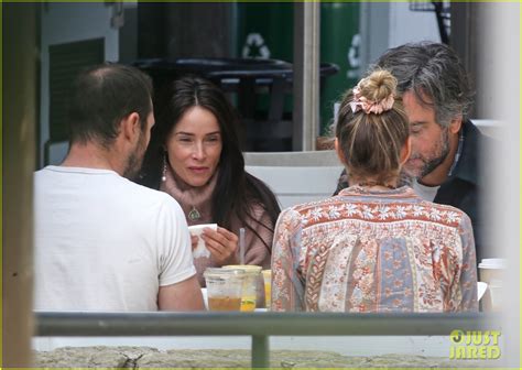 Photo Abigail Spencer Josh Radnor Step Out Together 22 Photo 4514459