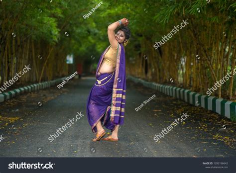 Indian Traditional Beautiful Young Girl Saree 스톡 사진 1393196642 Shutterstock