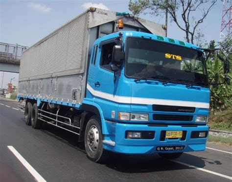 Dump trucks are distinguished from (usually smaller) dumpers by configuration: Inspirasi 89+ Kombinasi Warna Bak Truk