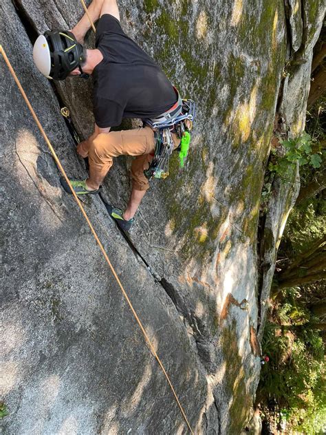 Lead Trad Rock Climbing Course Pro Guiding Service