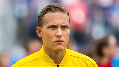 Born 21 april 1994) is a swedish professional footballer who plays for werder bremen and the swedish national team as. Werder Bremen - Baumann: „Augustinsson wird die ...