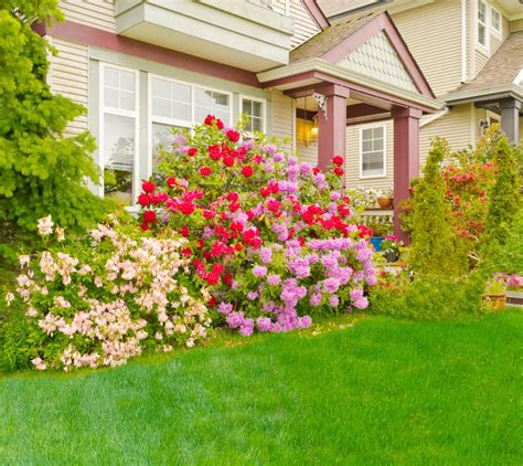 Check spelling or type a new query. 22 Fabulous and Welcoming Front Porch Garden Ideas