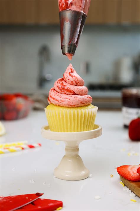 Strawberry Lemonade Cupcakes The Perfect Summer Dessert