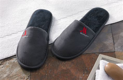 Can you take the slippers from a hotel? 2