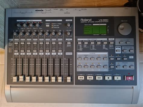 Table De Mixage Roland Vs 880 Ile De France Audiofanzine