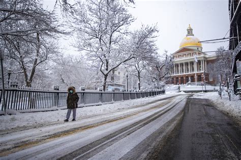 Photos 1st Major Snow Storm Of The Year Blankets Boston In Coat Of