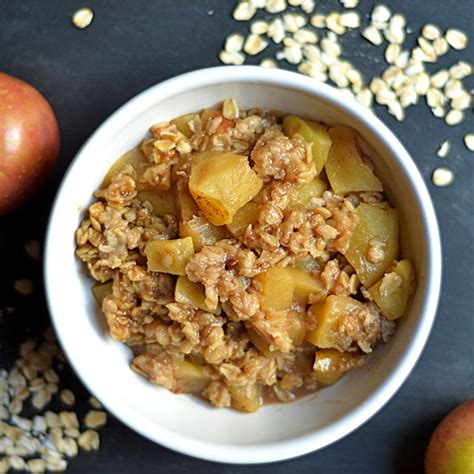 In a small bowl, mix together melted butter, oats, flour, brown sugar and salt. Instant Pot Apple Crisp Recipe