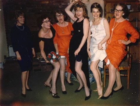 22 vintage snapshots of new year s eve parties in the 1950s and 1960s ~ vintage everyday