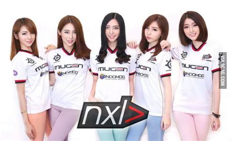Team Nxl Probably A Female Dota 2 Team 9gag