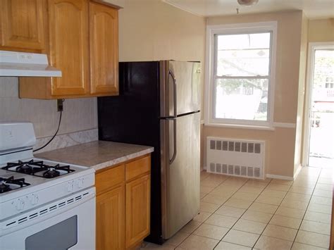 It has 1 bedroom, 1 bathroom. 2 Bedroom Canarsie Apartment for Rent Brooklyn CRG3097