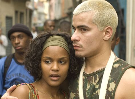 Filmes brasileiros que retratam favelas - Fotos - UOL Cinema