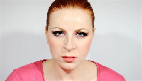 Mango Cat-Eye Makeup - Makeup Geek | Cat eye makeup, Youtube makeup, Eye makeup tutorial