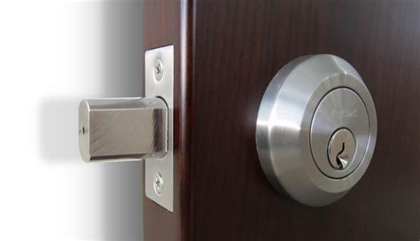 How To Open A Deadbolt Lock Without A Key The Indoor Haven
