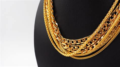 10 Types Of Gold Necklace Chain Designs For Men And Women