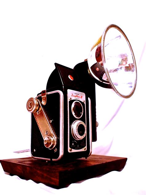 Vintage Kodak Duaflex Upcycled Table Lamp B With Images Camera Lamp Lamp
