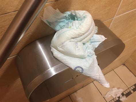 Someone Left Their Dirty Diaper At The Mcdonalds Bathroom Rtrashy