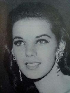 Regina torné (born october 2, 1945) is a mexican actress. Rebeca Iturbide en la boda de su hija la periodista ...