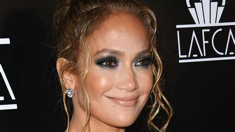 What Jennifer Lopez Really Looks Like Without All That Makeup