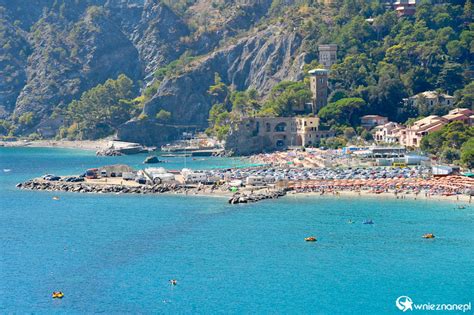 Cel austria chorwacja francja grecja hiszpania słowenia węgry włochy. Cinque Terre. Widok na Morze Śródziemne i plażę w ...