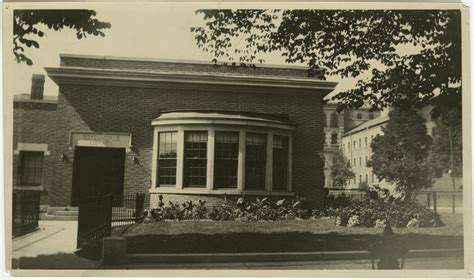 Riverdale Library Toronto Public Library Exterior