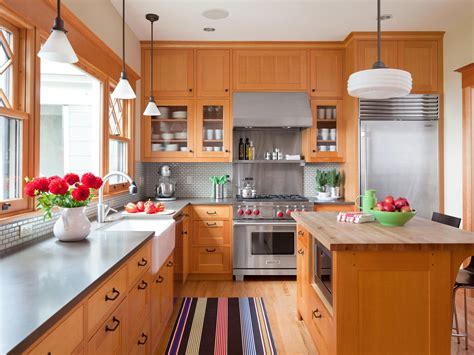 8 Ways To Decorate With Oak Cabinets For A Modern Look Wood Kitchen