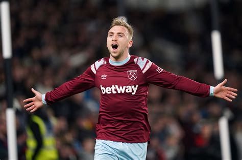 West Ham Sweep Aside Derby In Fa Cup To Set Up Manchester United