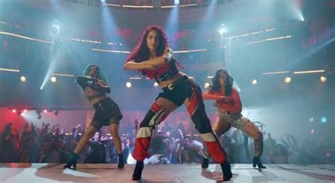 Street Dancer 3d Song Garmi Nora Fatehi Out Twerks Varun Dhawan Watch Video Bollywood