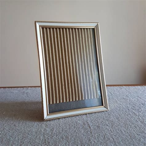 5 X 7 Gold Tone Metal Picture Frame W White Etsy Canada Metal