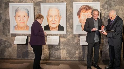 Merkel Zu Holocaust Ausstellung Jedes Portrait Ist Eine Mahnung An