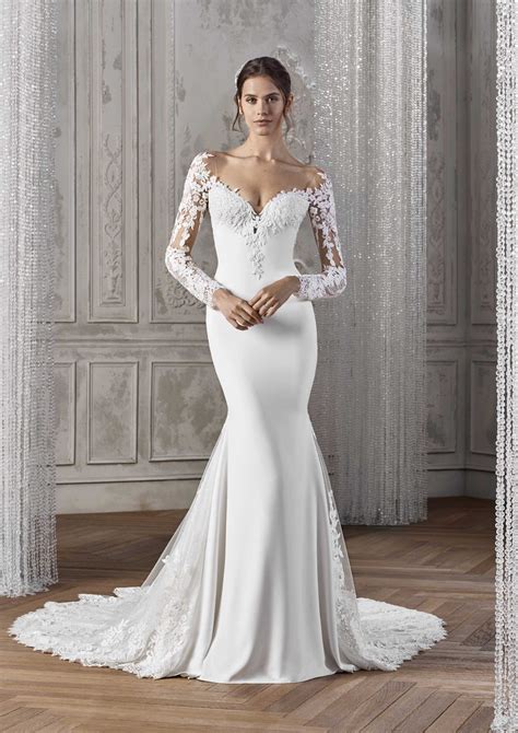 Long Sleeves Bridal Gowns Lace V Neck Simple Wedding Dresses H134