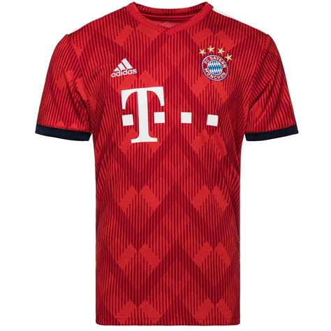 Richards, who never played with the fc dallas first team and spent a year in the fc dallas academy, eventually won a title with bayern ii before earning a promotion to bayern's first team. TFC Football - ADIDAS FC BAYERN HOME 18/19 JERSEY