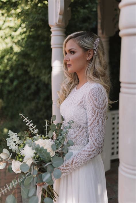 Made popular a few years ago by what was called an anthropologie style wedding, vintage rustic weddings now have become common place in the. California Winter Wedding Inspiration | Vintage Style ...