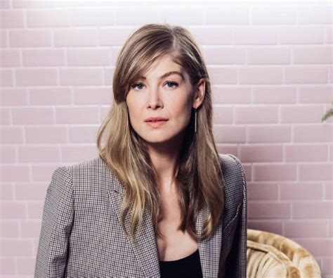 Rosamund Pike Net Worth Career Personal And Early Life