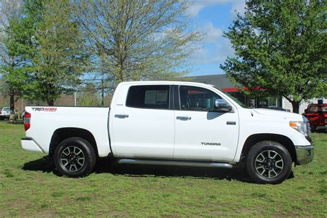 Pre Owned 2017 Toyota Tundra 4wd Limited Crew Cab Pickup In Gloucester