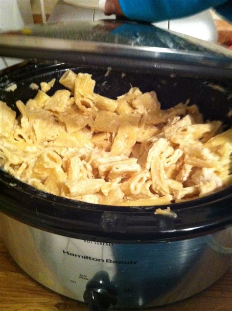 Fill the alfredo sauce jar full of water, put the lid back on tightly, give it a good shake and add on top of the alfredo sauce. LAWTEEDAH: Crock-pot Chicken Alfredo with Pasta