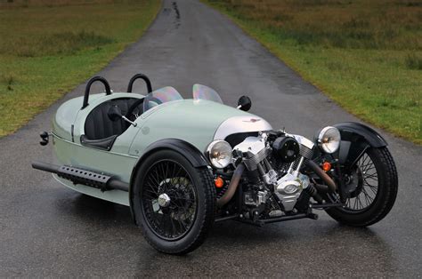 This 3 Wheeler Is Like A Motorcycle And Car Stylishly Combined Airows