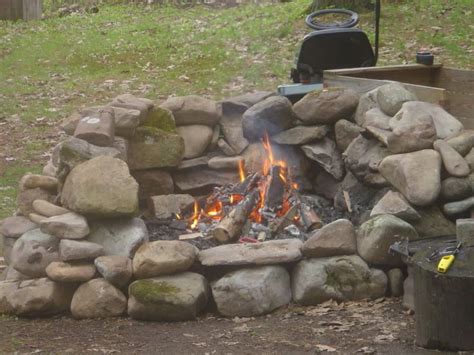 The next step in our outdoor fireplace plans free is to stack up the cinder blocks. How To Build A Round Fire Ring Out Of Cinder Blocks With ...