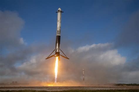 Spacex Aces Dual Landing Of Falcon Heavy Side Boosters Video