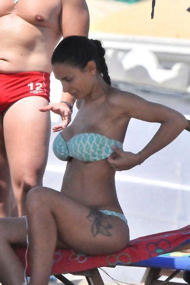 Manuela Torres Bikini Mozzafiato In Spiaggia Libero Quotidiano My Xxx Hot Girl