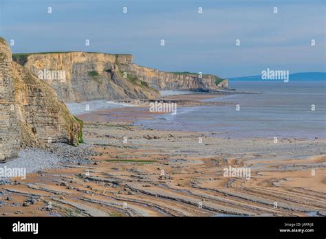 Wave Cut Platform Cliff Hi Res Stock Photography And Images Alamy